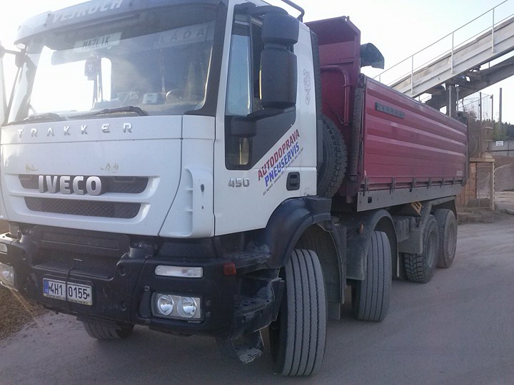 Autodoprava Iveco bílá