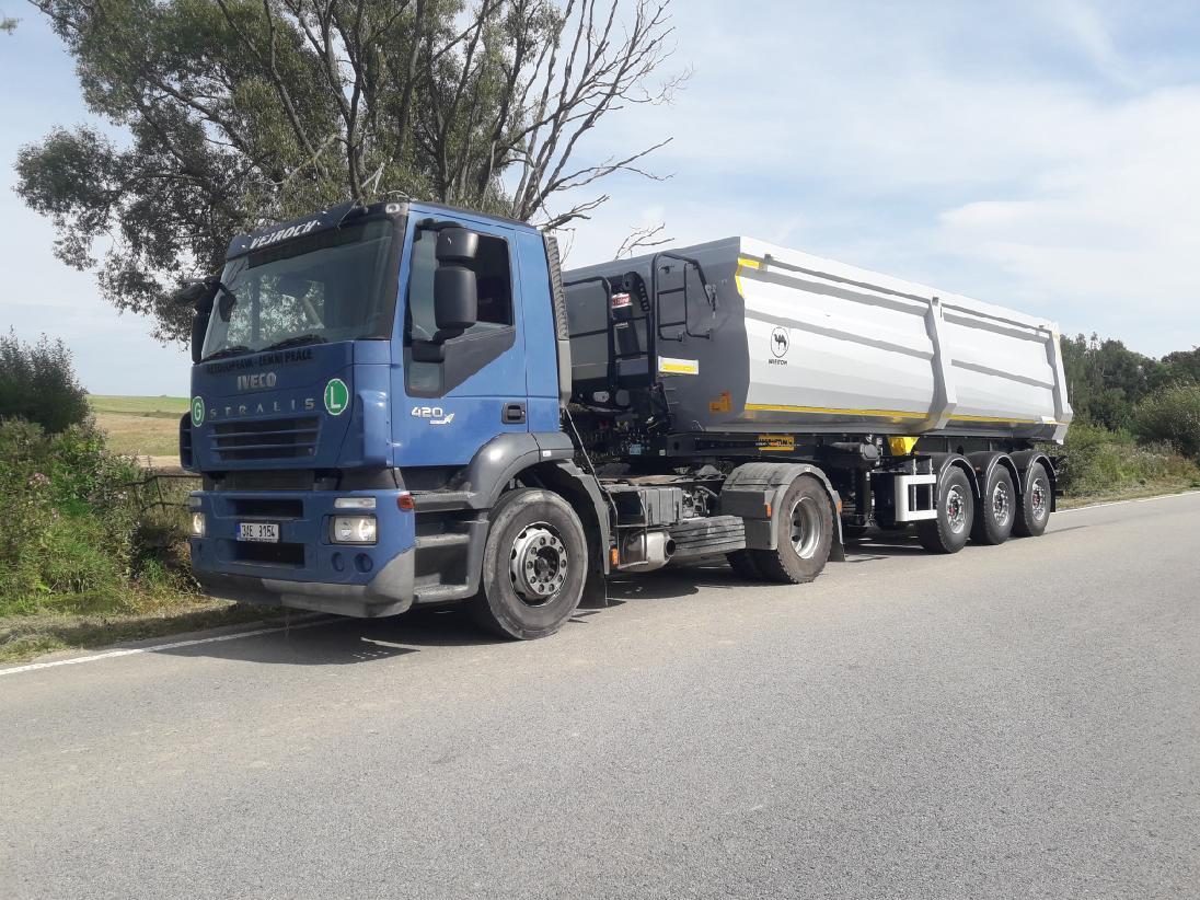 Přeprava sypkých materiálů Hradec Králové, Pardubice - Autodoprava Vejroch